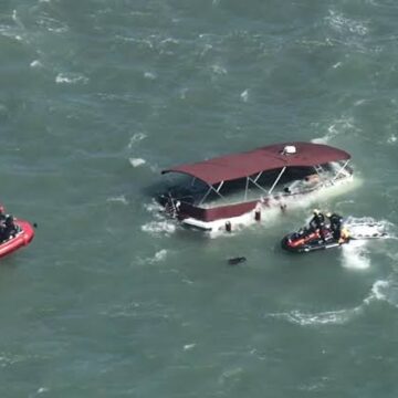 images (42) San Francisco Boat Tragedy Near Alcatraz Leaves One Dead, Two Missing as Massive Search Continues