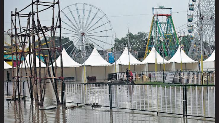 images (70) IMD Warns of Prolonged Heavy Rain Across Delhi-NCR as Authorities Urge Residents to Stay Indoors