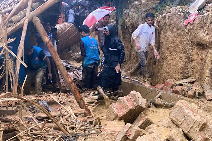 images (81) Bangladesh Moves Rohingya Refugees to Safer Shelters After Deadly Landslide Claims Children’s Lives