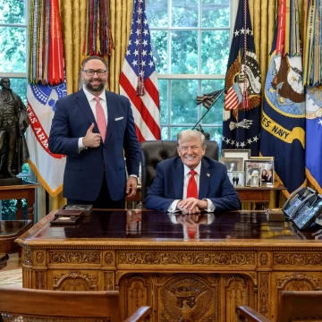 jason-miller-with-donald-trump-071626210-1x1 India Signs $1.8 Million Lobbying Agreement with Trump-Linked US Firm to Strengthen Strategic Engagement