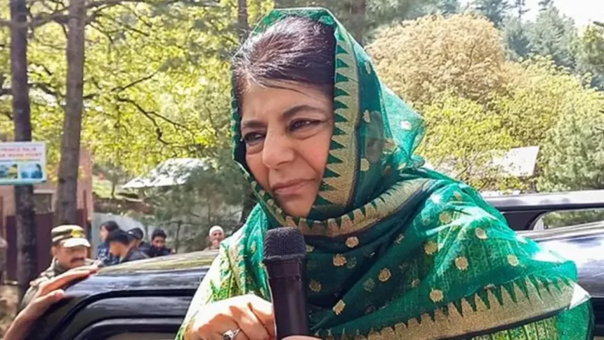 mehbooba-2 PDP Rejects Omar Abdullah’s Jantar Mantar Protest, Calls for Unified Push on Jammu and Kashmir Statehood