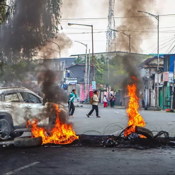 nationalherald_2026-04-17_c0o9v2ld_20260414549F Violence Erupts in Manipur’s Imphal East as Protesters Set Vehicle Ablaze Amid Escalating Unrest