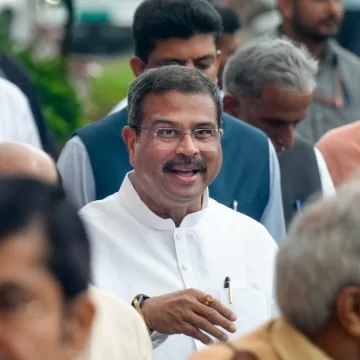 BJP Leaders Rally Around Dharmendra Pradhan as Former Education Minister Receives Warm Parliament Welcome