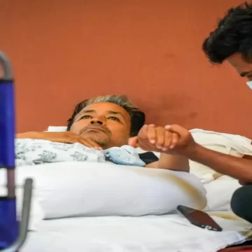 sonam-wangchuk-health-update-safdarjung-hospital-says-activist-stable-but-requires-continuous-monitoring Sonam Wangchuk’s Health Remains Under Watch as Hunger Strike Continues, Doctors Flag Low Sugar and Dehydration