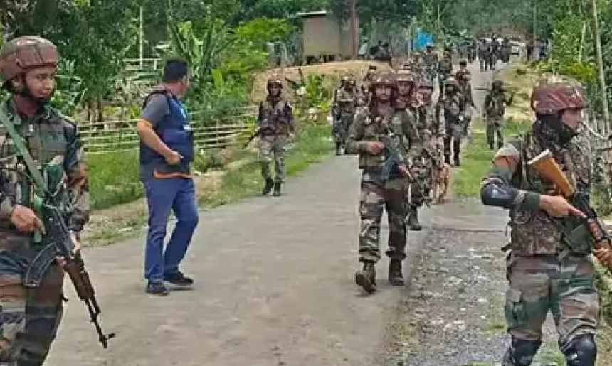 1866011-19manipur Fresh Violence in Manipur: CRPF Officer Injured in Gunfight as Houses Are Torched in Senapati