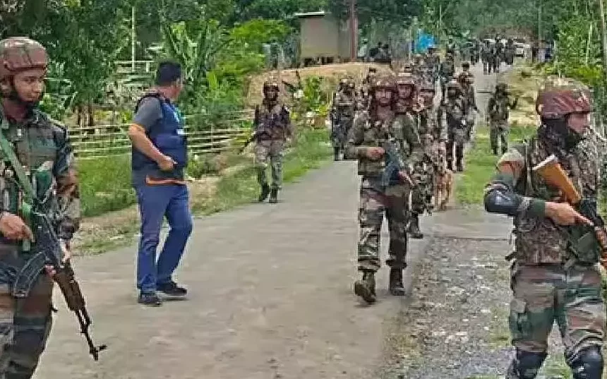 1866011-19manipur Fresh Violence in Manipur: CRPF Officer Injured in Gunfight as Houses Are Torched in Senapati