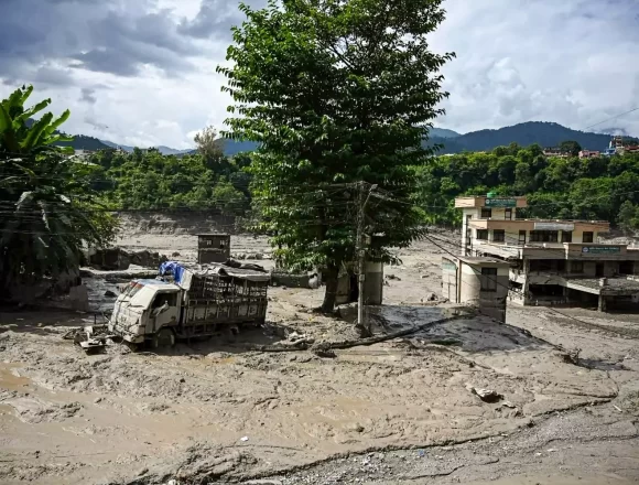629820-nepal-floods-1 Mumbai Mountaineer Missing After Flash Floods Hit Nepal, Rescue Efforts Underway