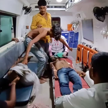 AP22207217642172 Bhavnagar Spurious Liquor Tragedy: Four Dead, 19 Hospitalised as Police Probe Fake Liquor Network