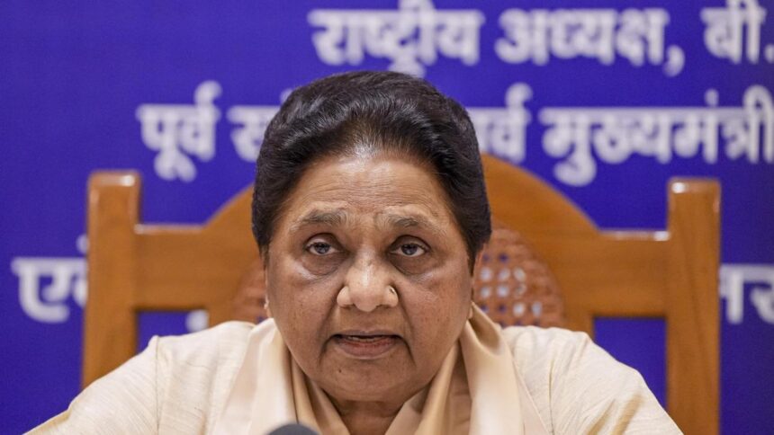 Mayawati Urges Dialogue to Resolve Hijab Dispute, Warns Against Narrow Politics