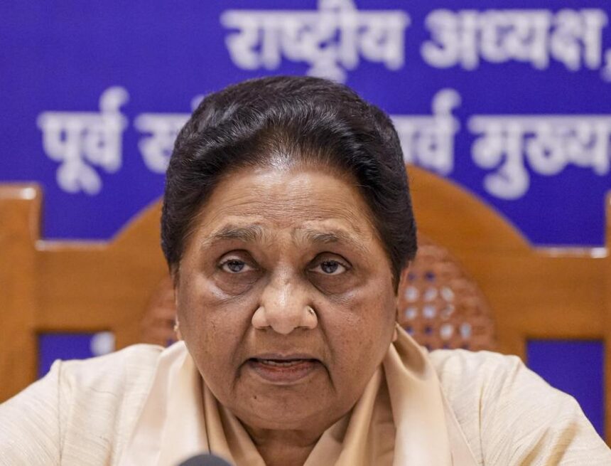 Mayawati Urges Dialogue to Resolve Hijab Dispute, Warns Against Narrow Politics