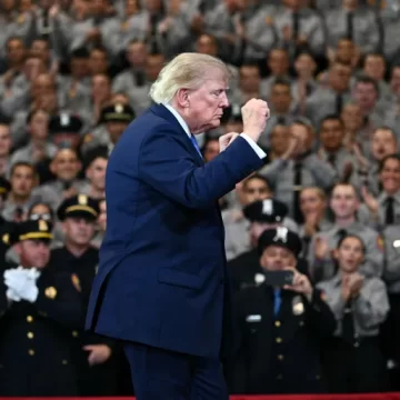 afp_6a7f7db610a9-1786740150 Trump Threatens to Claim Strait of Hormuz as US Territory as Iran Vows to Maintain Control