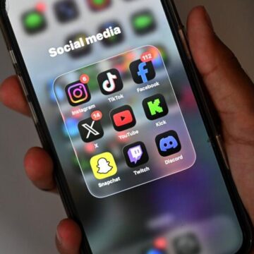b139ce3cb5290a771f32c2ec783d1063d130ccf8 New Zealand Moves to Ban Social Media Access for Children Under 16