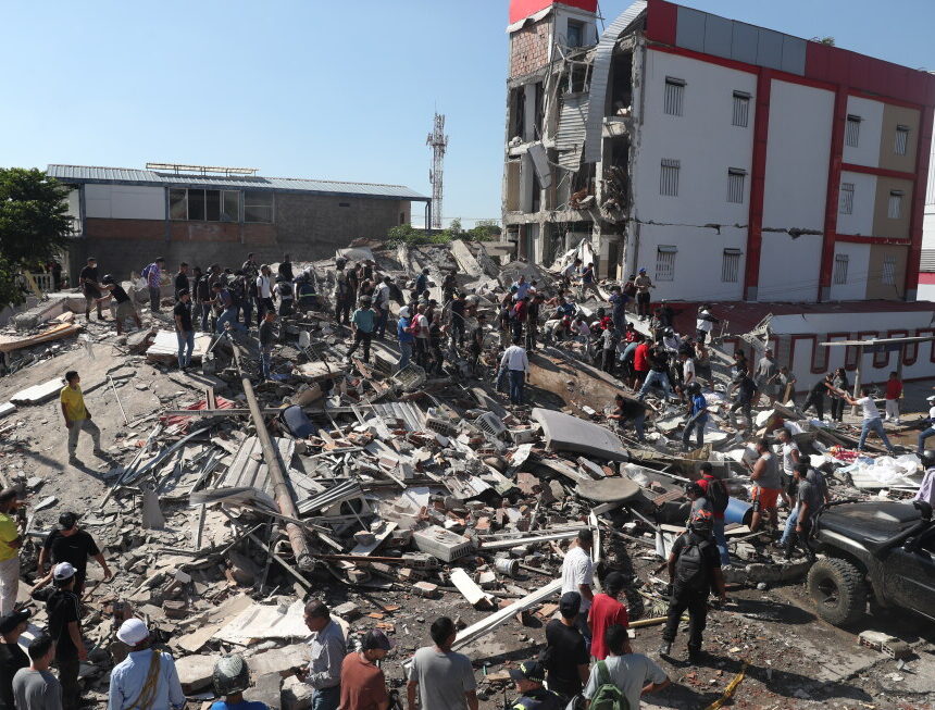 download 7.4-Magnitude Earthquake Devastates Colombia, Killing 111 and Leaving Buildings in Ruins