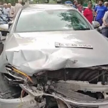 70-Year-Old Woman Dies After Mercedes Crashes Into Car in Delhi’s Narela; Driver Arrested