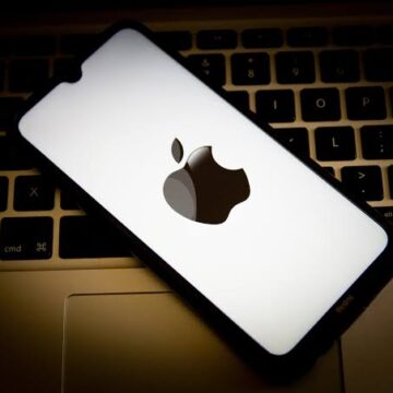 images (3) Apple Threat Alerts Reach Users in 110 Countries: Who Gets Them and What the Spyware Warning Means