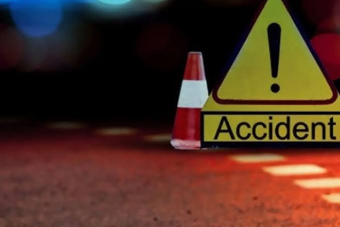 images (8) Four Brick-Kiln Workers Killed After Tractor-Trolley Overturns on Lucknow Highway