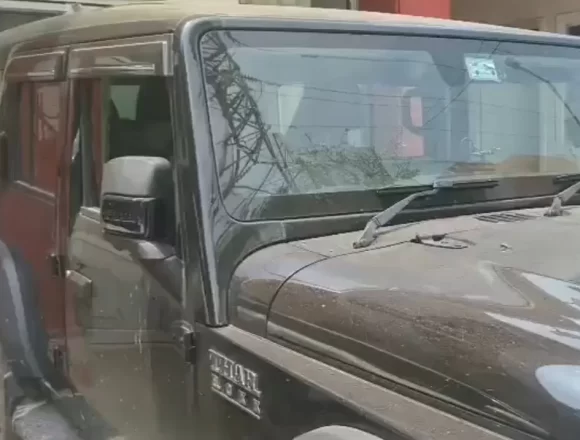 27live-thar Two Killed as Thar Collides With Motorcycle in Delhi Cantonment; Driver Arrested