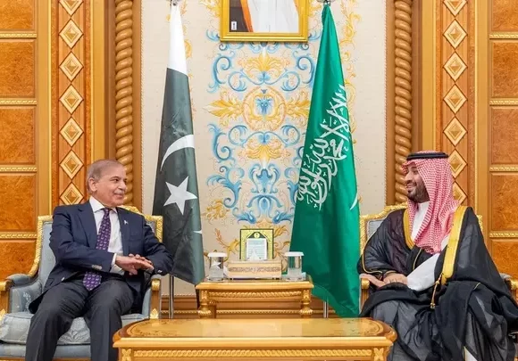 8c5e7524-2976-4d85-9d46-c8af21021bc1_16x9_1200x676 Pakistan Backs Saudi Arabia After Houthi Strikes, Sharif Speaks With Crown Prince Mohammed bin Salman