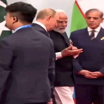 pm-modi-ignores-sharif-1756698195 PM Modi and Xi Jinping Share Brief Exchange at SCO Summit as Modi-Putin Diplomacy Draws Attention