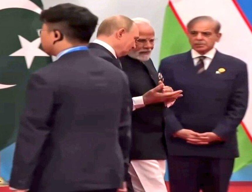 PM Modi and Xi Jinping Share Brief Exchange at SCO Summit as Modi-Putin Diplomacy Draws Attention