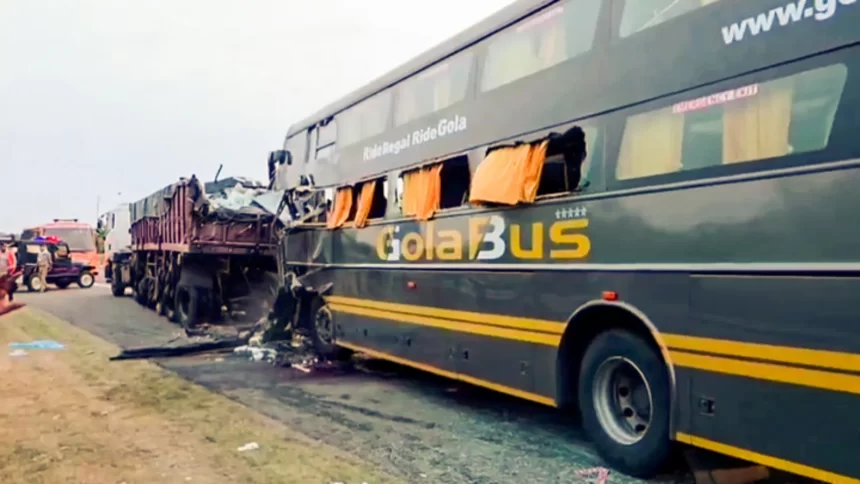 Rajasthan Expressway Crash: 7 Killed, 10 Injured as Tempo Traveller Falls Into Drain
