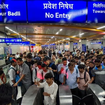 earlier-in-the-day--the-delhi-metro-rail-corporation-dmrc-announced-that-16-stations-would-remain-2201345-16x9_1 Delhi Police Seeks Metro Gate Closures at 57 Stations Ahead of October 10 Protest